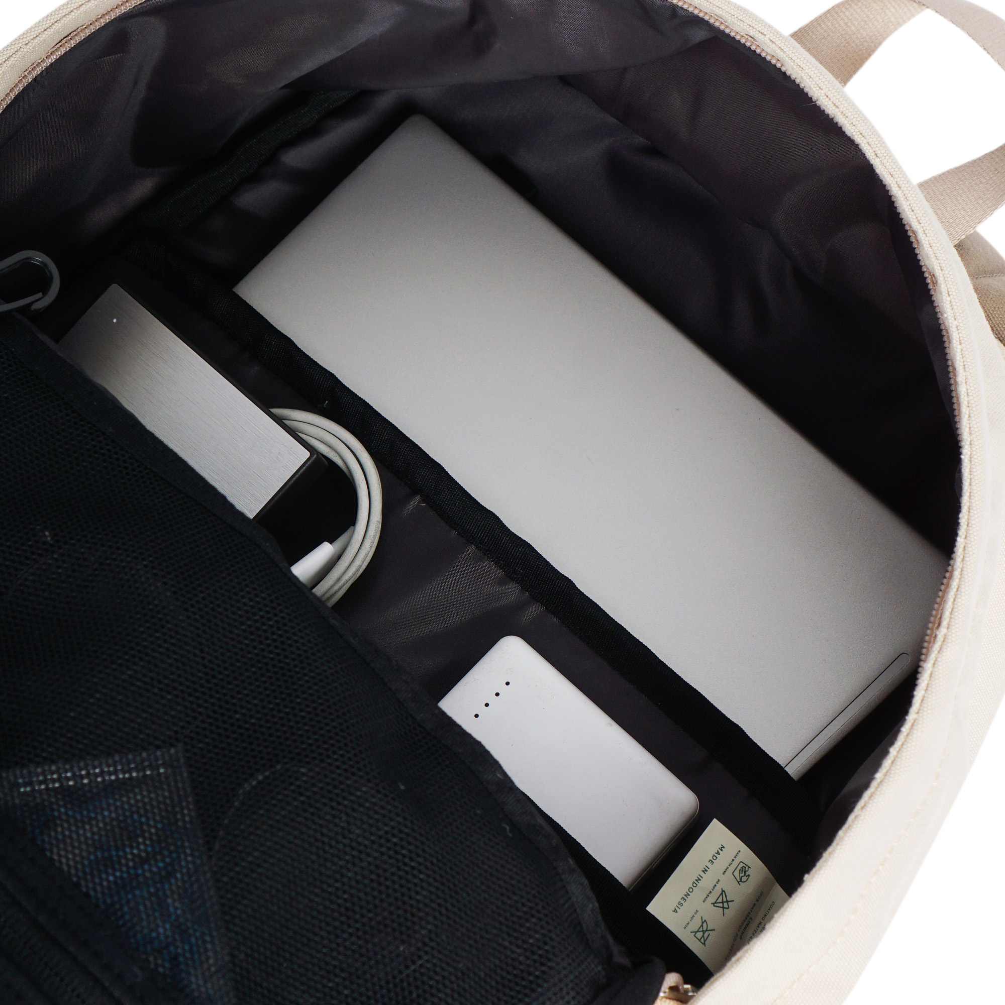 Woofly Backpack - Image 9